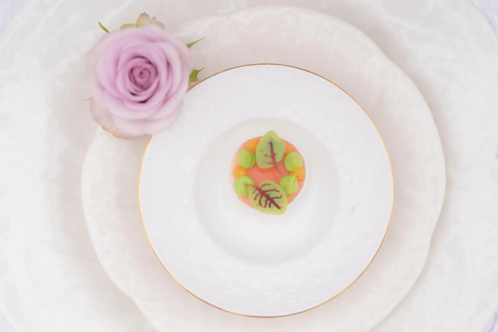 Rozenmacarons uit de keuken van CERVINO